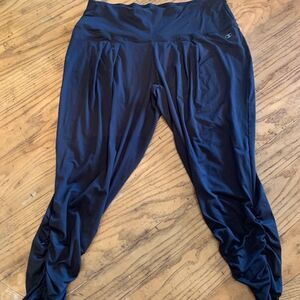 Champion Cropped leggings rouched legs sz S
